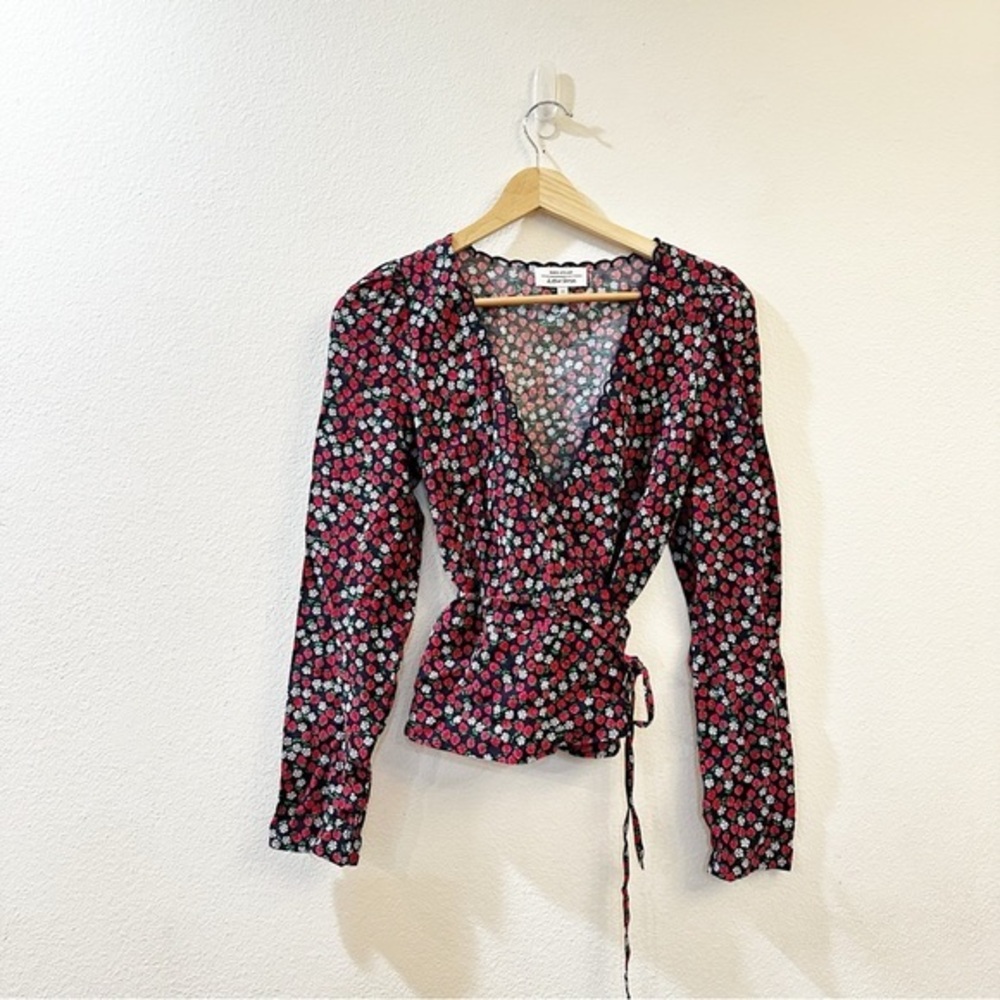& Other Stories Red Strawberry Floral Printed Long Sleeve Wrap Blouse‎ Size 0